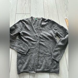 United Colors Of Benetton Gray Knit with Green Logo Tag